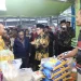 Wali Kota Malang, Sutiaji, meninjau Operasi Pasar.