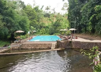 Kolam renang dewasa yang ada di Wisata Air Religi Umbulrejo.