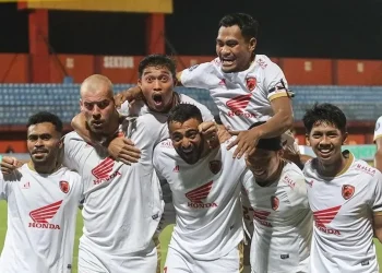 PSM Makassar merayakan kemenangan atas Madura United dengan skor 3-1 pada Jumat (31/3/2023) malam. Kemenangan itu sekaligus memastikan mereka menjadi kampiun Liga 1 2022/2023).