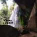 Sensasi melihat air terjun Coban Lanang dari sisi belakang, dari cerukan tebing di ketinggian.