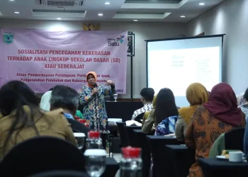Sosialisasi oleh DP3AP2KB Kota Batu dalam upaya penanganan dan pencegahan kekerasan terhadap anak dengan melibatkan lembaga pendidikan.