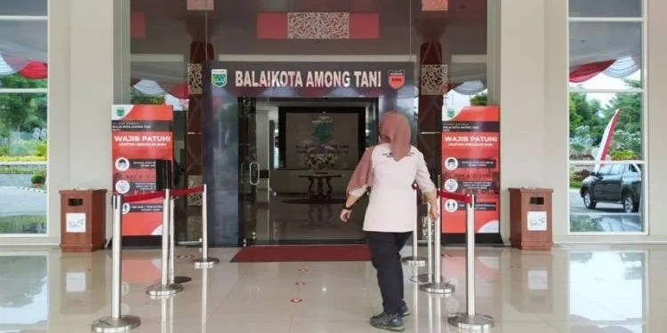 Ilustrasi Balai Kota Among Tani Kota Batu.