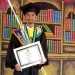 Dr Nurholis Majid sesaat setelah proses wisuda di Universitas Muhammadiyah Malang (UMM).