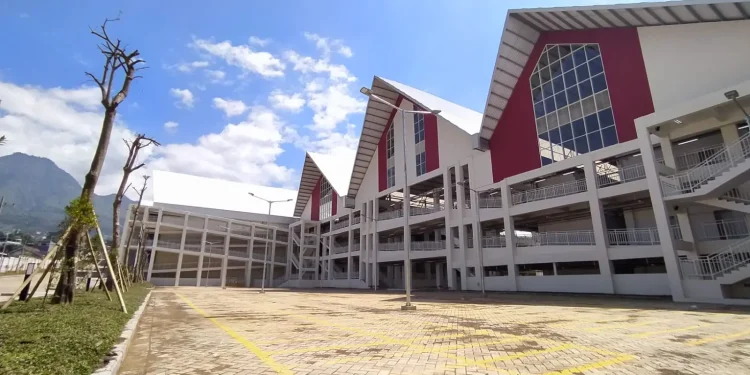 Penampakan wajah baru Pasar Induk Among Tani Kota Batu yang kini sudah rampung 100 persen. Ditargetkan sebanyak 3.306 pedagang akan mulai menempati tempat baru pada Juni 2023 mendatang.