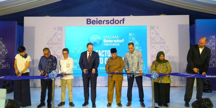 Peresmian ekspansi pabrik Beiersdorf Indonesia yang berbasis di Hamburg, Jerman di wilayah Kabupaten Malang, Jawa Timur, Selasa (30/5/2023).