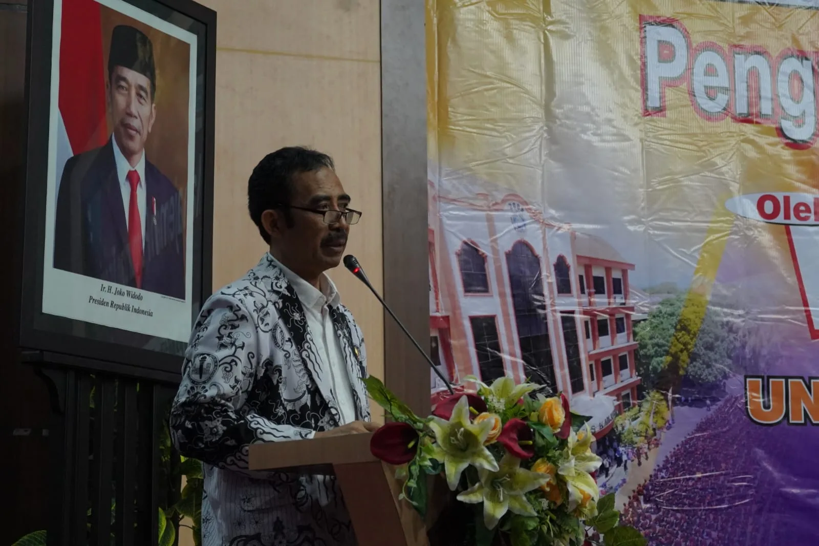 Ketua PGRI Jawa Timur, Drs H Teguh Sumarno MM. 