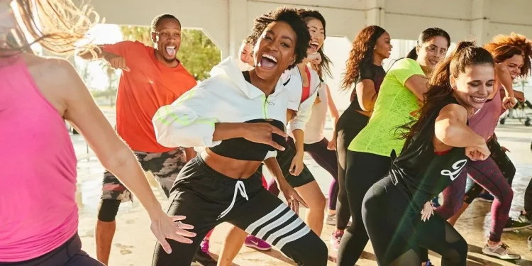 Zumba adalah jenis cabang senam yang memadukan gerakan aerobik dan tarian yang mengikuti irama musik.