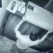 Rekaman CCTV yang memperlihatkan tersangka melakukan pencurian.