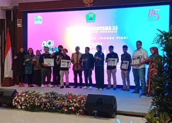 Foto bersama pemenang Lomba Film Pendek Fiksi 2023 (22/5/2023).