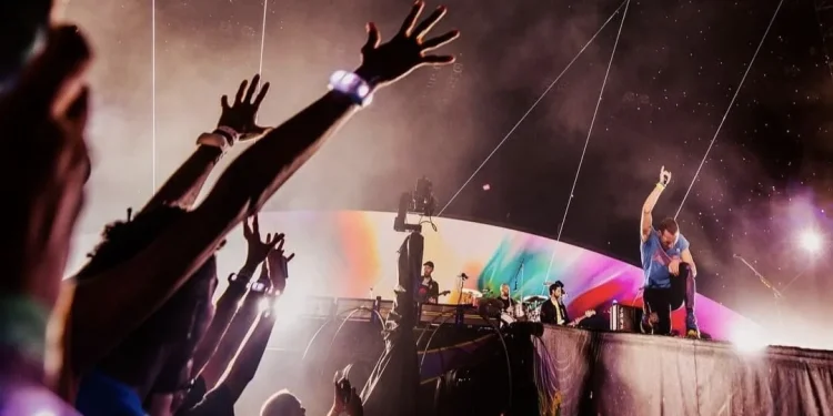Ilustrasi konser Coldplay.