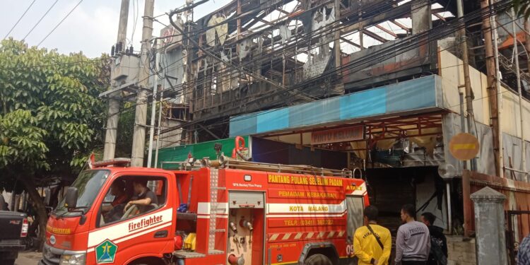 kebakaran Malang plaza kerugian pedagang capai miliaran rupiah