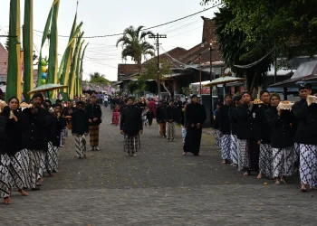 kirab sesaji Pesarean Gunung Kawi, makam Eyang Djoego