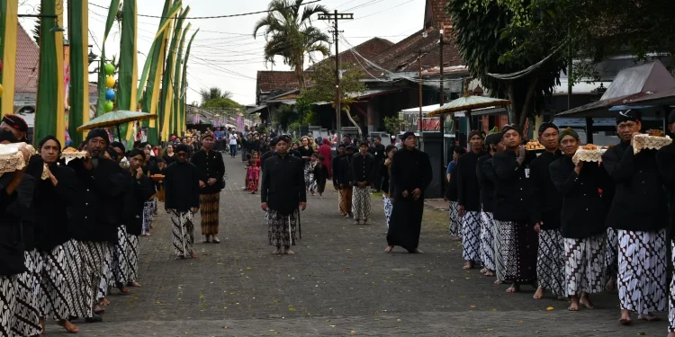 kirab sesaji Pesarean Gunung Kawi, makam Eyang Djoego