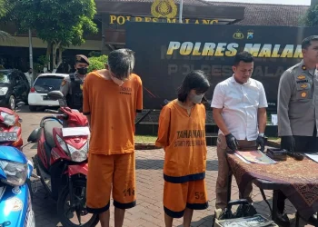 Ibu siksa anaknya dengan api rokok