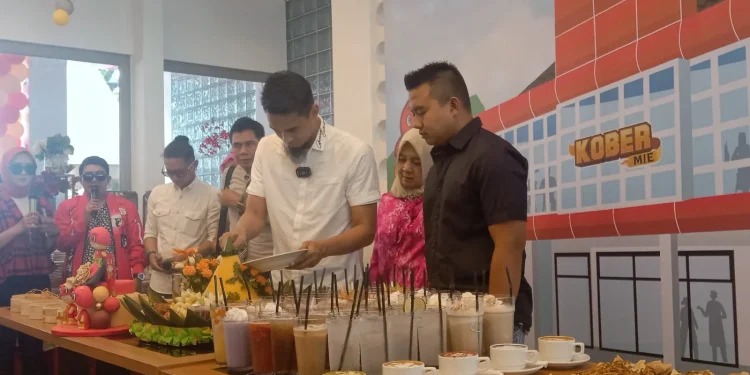 Pembukaan outlet baru Kober Mie di Jalan Sulfat, Kota Malang.