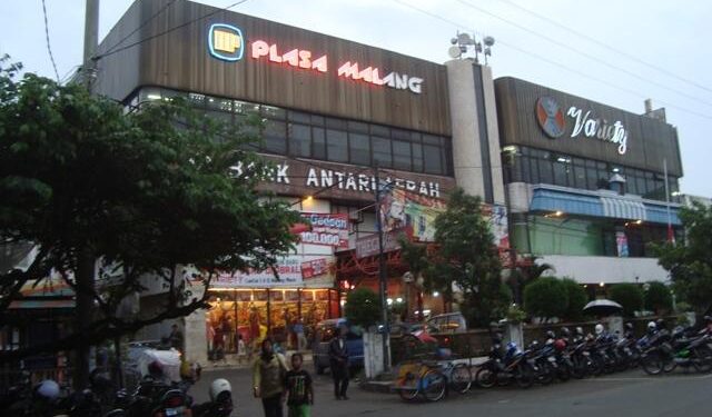 Malang Plaza sebelum terbakar pada Selasa (2/5/2023) dini hari.