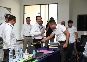 Suasana pelaksanaan UTBK gelombang pertama pada Senin (8/5/2023) ditinjau langsung oleh Rektor Prof. Widodo.