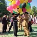 Bupati Malang, Sanusi resmi membuka lomba dengan melepas balon.