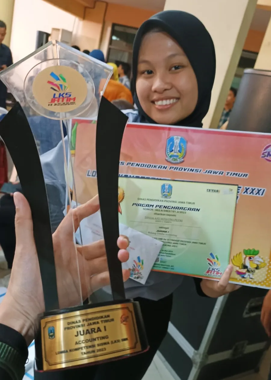 Dinda berhasil meraih juara 1 di ajang LKS Provinsi Jawa Timur 2023.