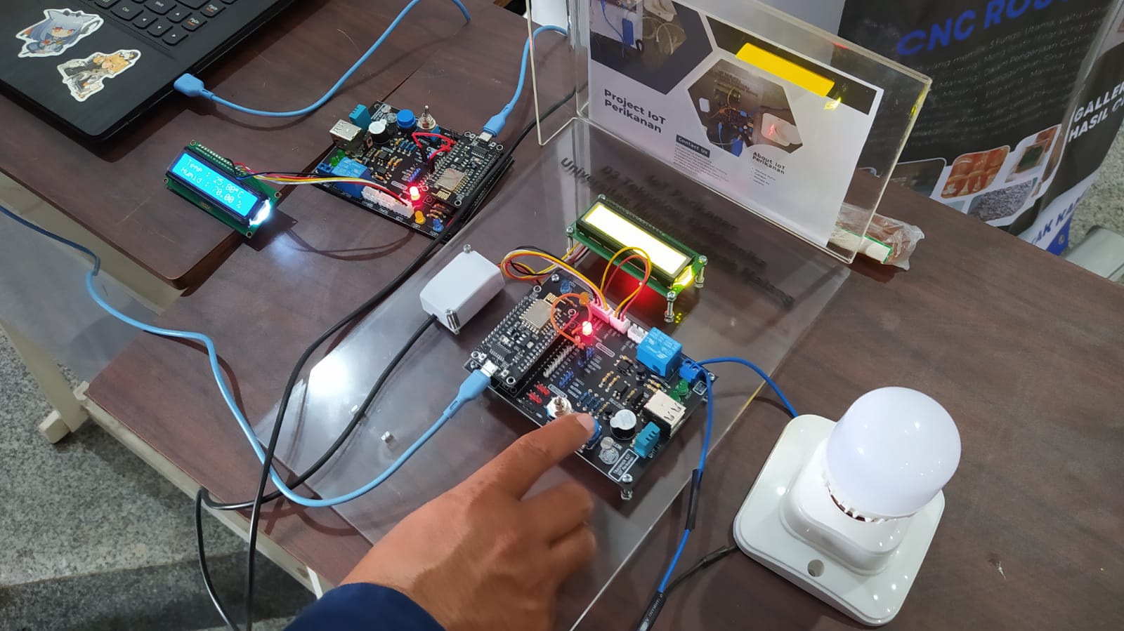 Modul micro controller berbasis IoT ini bisa mengendalikan instalasi lampu di rumah anda dari jarak jauh dalam satu genggaman