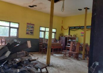 Kondisi ruang kelas di salah satu sekolah di Kabupaten Malang yang mengalami kerusakan.