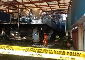 Situasi lokasi kebakaran yang melanda Malang Plaza.