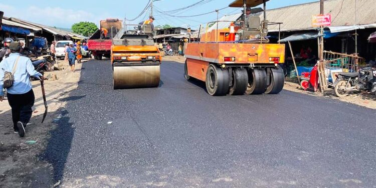Perbaikan jalan di kota Malang