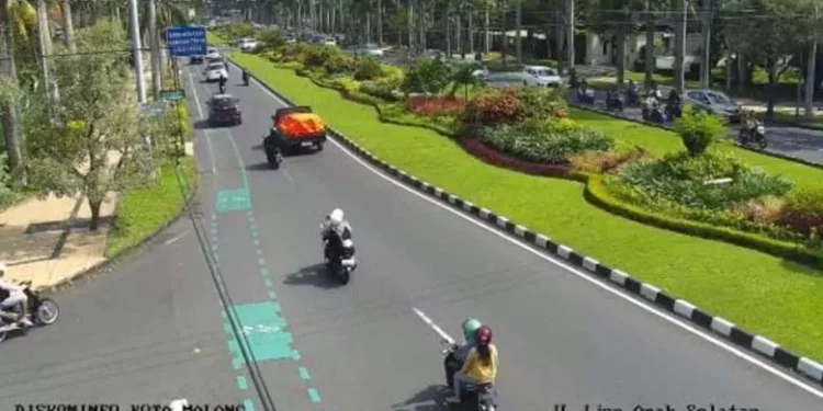 Pantau Lalu lintas