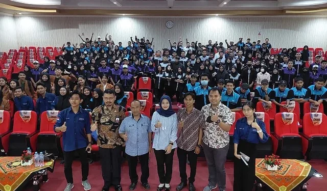 Unikama menyambut hangat kunjungan siswa SMKN 6 Malang di Auditorium Unikama.