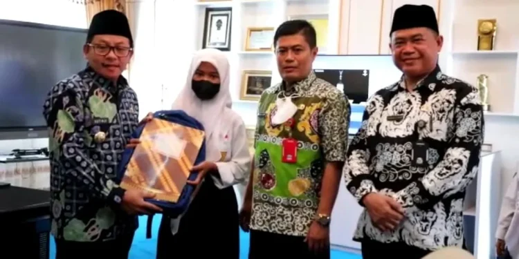 Wali Kota Malang Sutiaji apresiasi inovasi Jarik Ma’Siti yang raih berbagai penghargaan.