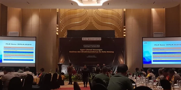 Kegiatan literasi keuangan OJK bersama Babinsa dan Bhabinkamtibmas se-Kota Malang.
