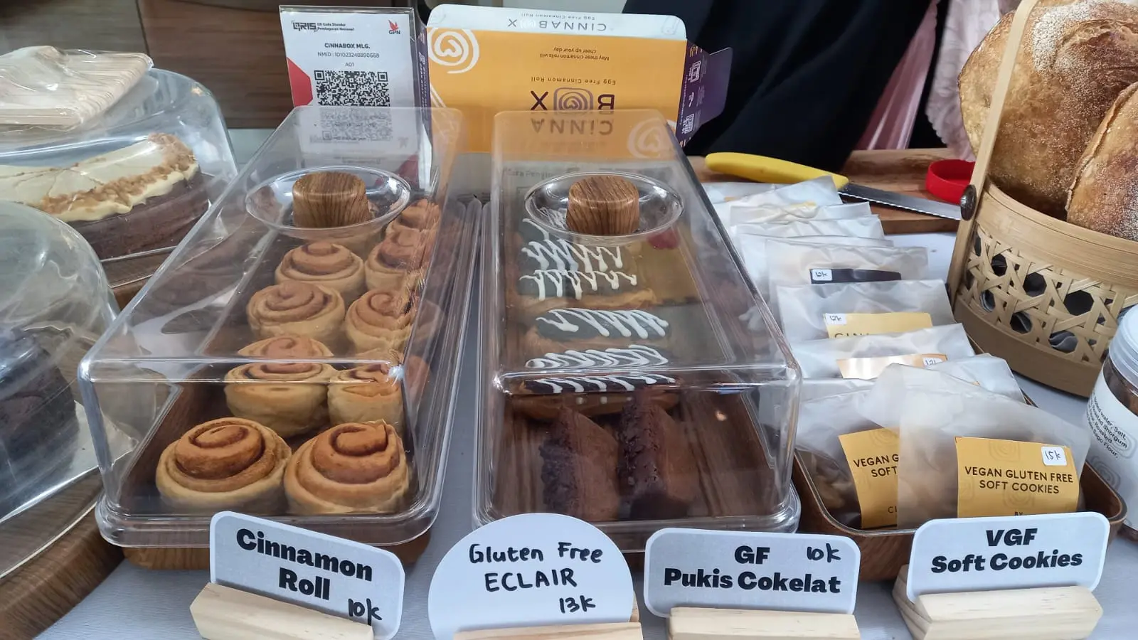 Aneka produk gluten free yang ditawarkan di Pasar Sehat Malang.