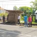 Penertiban bangunan semi permanen di Jalan Ir Soekarno, Kota Batu, Jawa Timur.