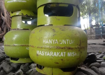 LPG subsidi 3 Kilogram yang bertuliskan hanya untuk masyarakat miskin.