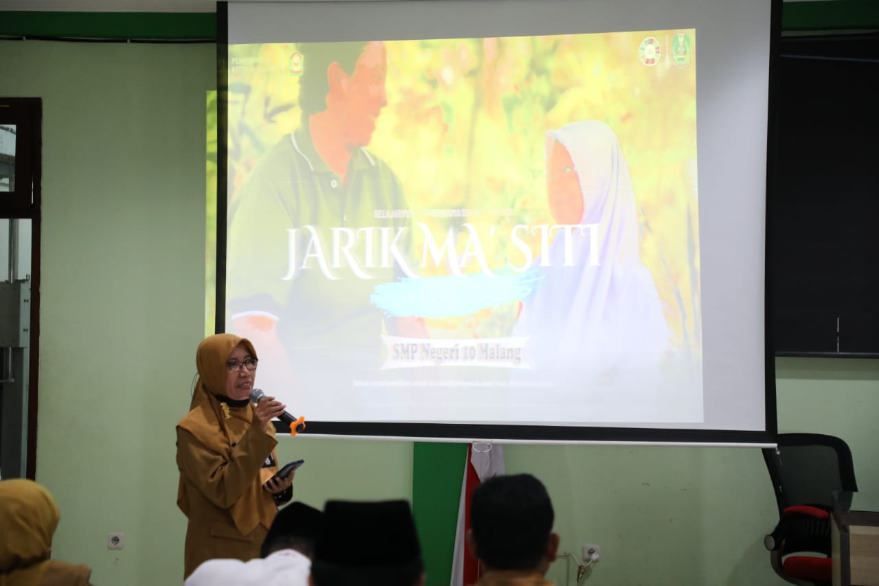 Presentasi pelayanan Jarik Ma'Siti.