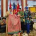 Wali Kota Malang, Sutiaji, didampingi istri Widayati Sutiaji saat mengenalkan produk UMKM Kota Malang ke Dubes RI di China