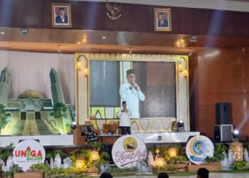 Kepala Staff Kepresidenan, Jenderal TNI (Purn) Moeldoko dalam Festival Al Banjari Masjid di Uniga Malang.
