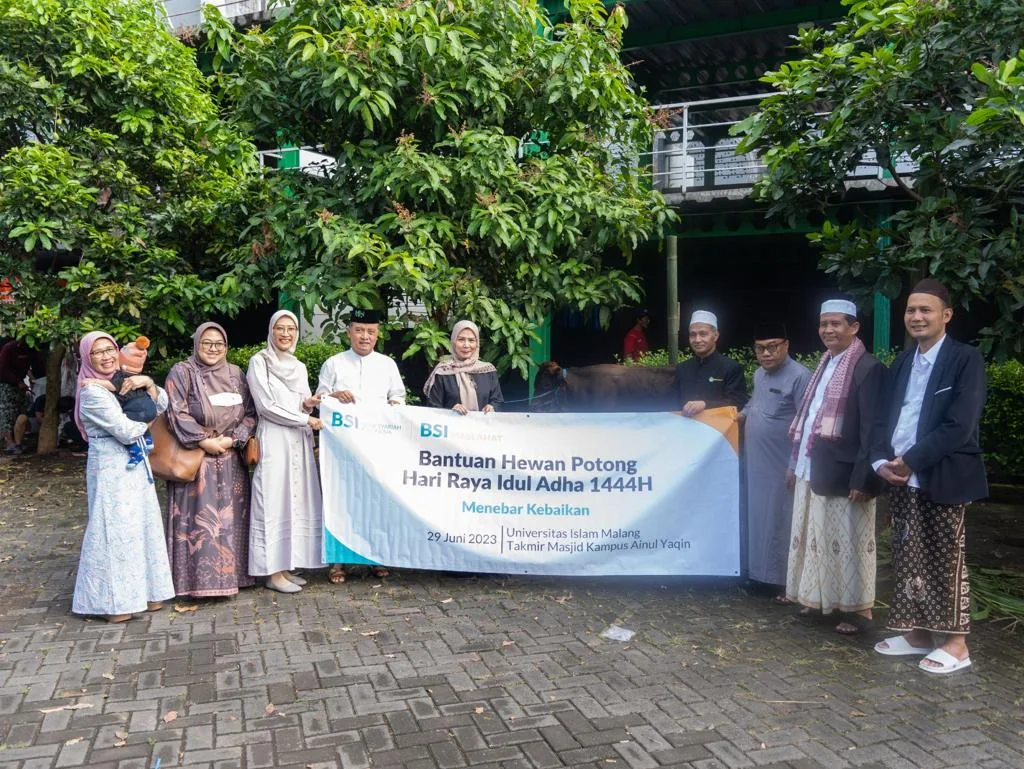 Unisma Malang turut menyalurkan bantuan hewan kurban di beberapa titik lokasi.