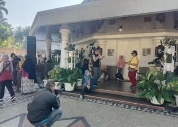 Antusias masyarakat menikmati fasilitas dan layanan gratis di Rumah Dinas Wali Kota Malang.