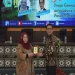 Pemberian cindera mata oleh Dekan FEB Unisma, Nur Diana SE MSi, pada Jefry Hendrik, Direktur Pengembangan PT BEI.