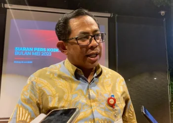 Kepala OJk Malang, Sugiarto Kasmuri dalam siaran pers Kinerja Lembaga Jasa Keuangan tahun 2023.