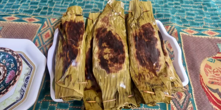 Pepes nila bakar, olahan ikan nila khas Desa Sananrejo yang banyak dicari.