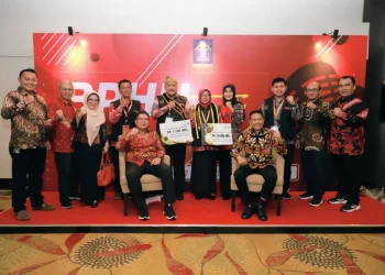 kades di Kabupaten Malang terima penghargaan.