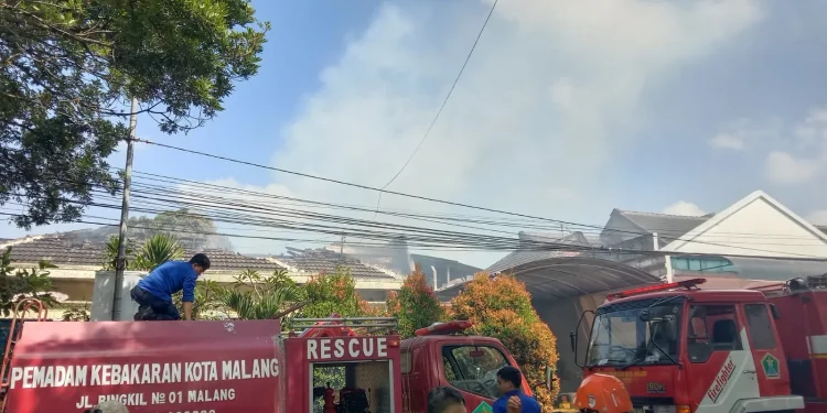 kronologi kebakaran rumah.
