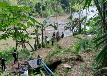 ditemukan tewas di sungai