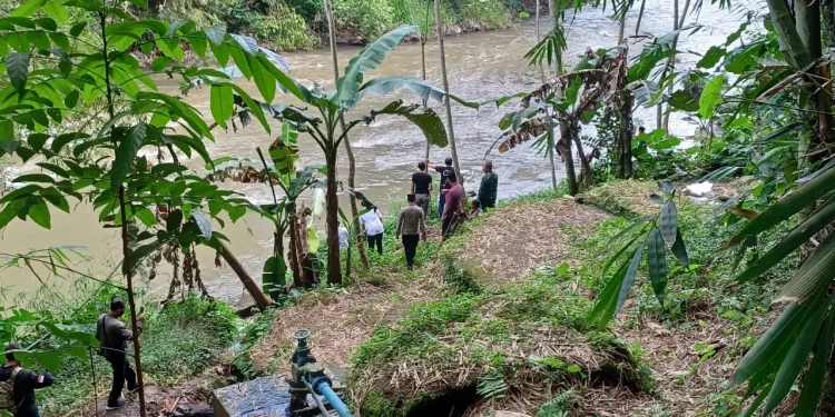 ditemukan tewas di sungai