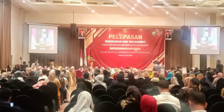 wisuda Fakultas Hukum Unisma