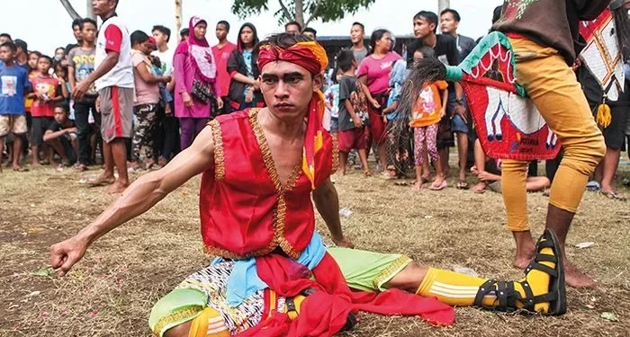 tari tradional tari ebeg