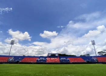Kondisi Stadion Kanjuruhan setelah peristiwa penembakan gas air mata, sebelum direvovasi