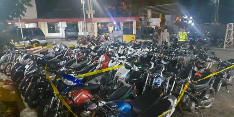 Sepeda motor yang diamankan polisi karena diduga akan digunakan untuk balap liar.